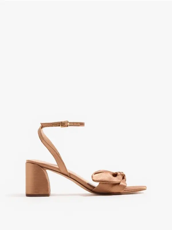 Mohito Mohito - Sandale s blok potpeticama