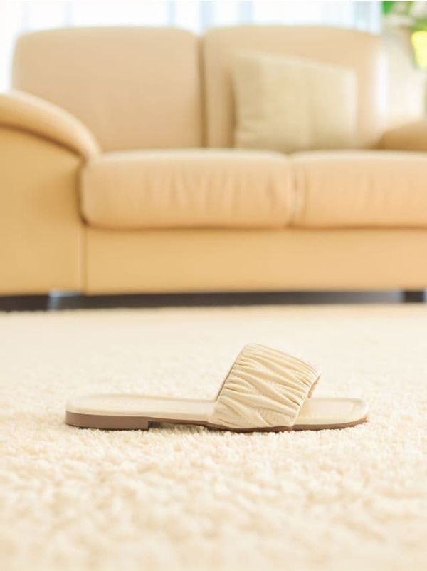 Sinsay Sinsay - Božićne papuče - svetlo žuta