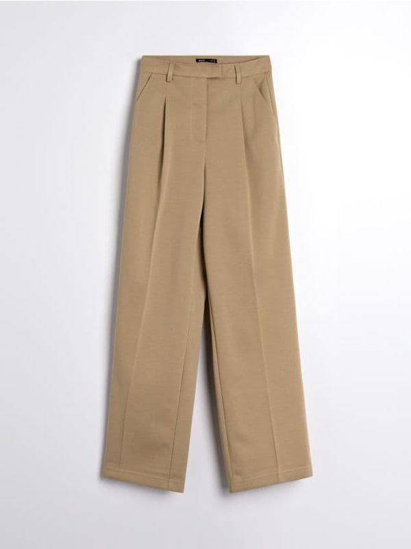 Sinsay Sinsay - Elegantne pantalone na crtu - boja pšenice