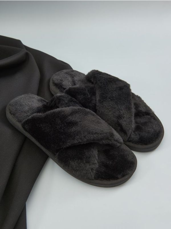 Sinsay Sinsay - Papuče s Krznom - crno